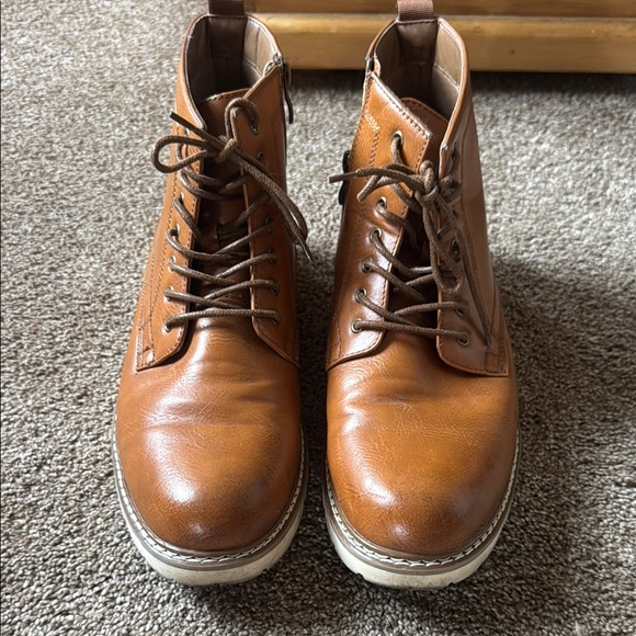 Men's Tan Leather Boots - Picture 5 of 5